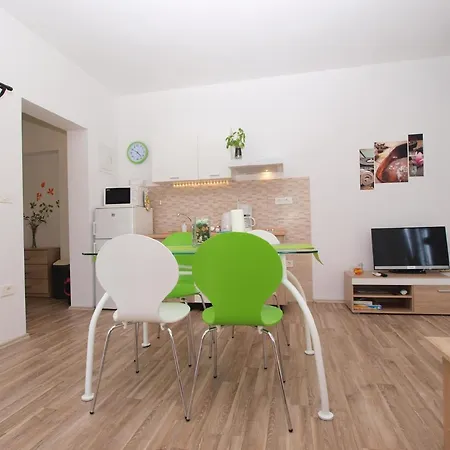 Fuer 4 Personen Ca 42 Qm In Fazana, Istrien Istrische Riviera Apartment Fazana