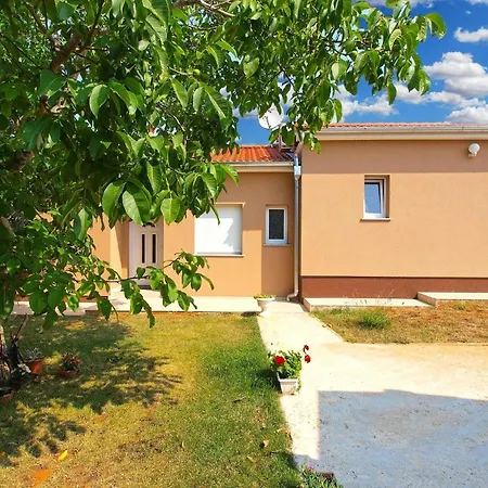 Apartment Fuer 4 Personen Ca 42 Qm In Fazana, Istrien Istrische Riviera *